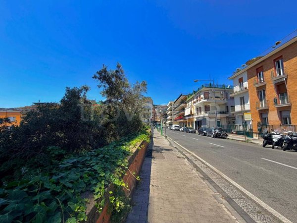 appartamento in vendita a Napoli in zona Chiaia