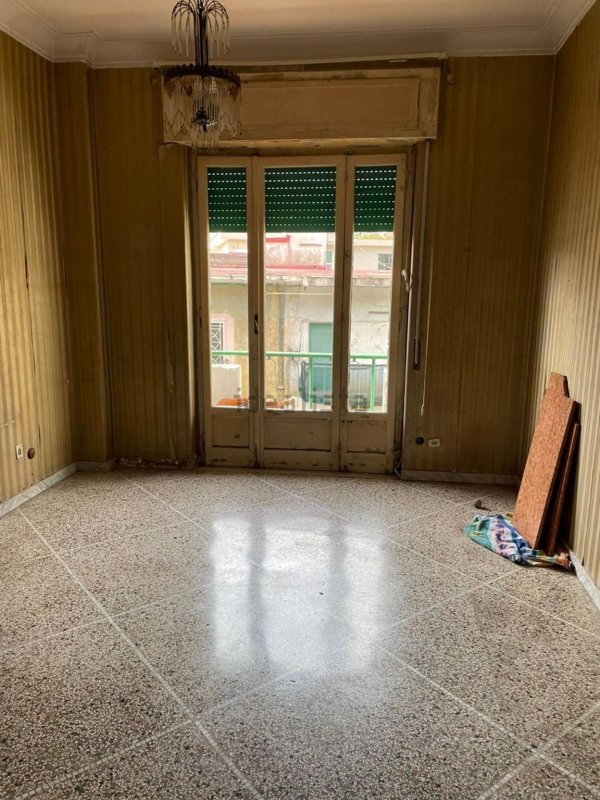 appartamento in vendita a Napoli in zona Chiaia