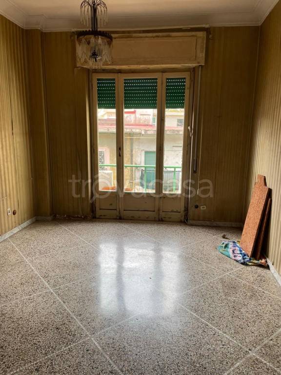 appartamento in vendita a Napoli in zona Chiaia