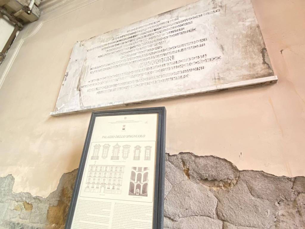 appartamento in vendita a Napoli in zona Stella