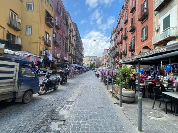 appartamento in vendita a Napoli in zona Stella