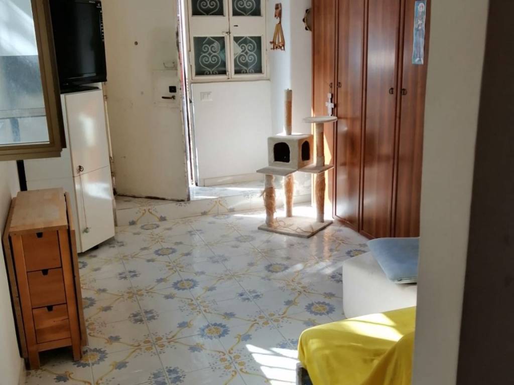 negozio in vendita a Napoli in zona Bagnoli
