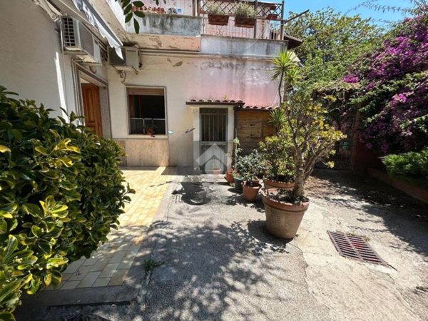 appartamento in vendita a Napoli in zona Poggioreale