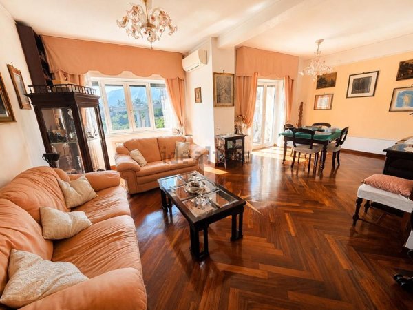 appartamento in vendita a Napoli in zona Arenella