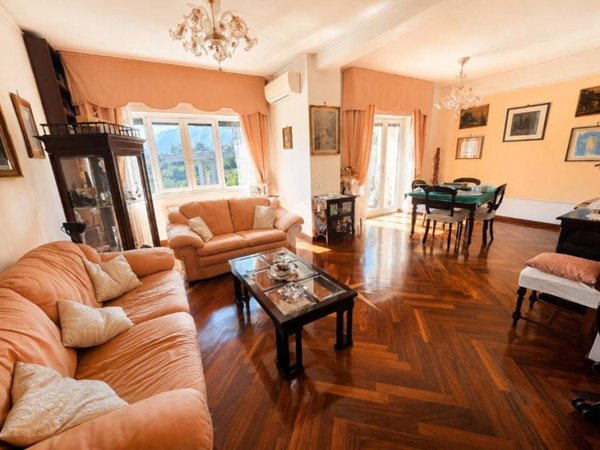appartamento in vendita a Napoli in zona Arenella
