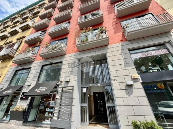 appartamento in vendita a Napoli in zona Chiaia