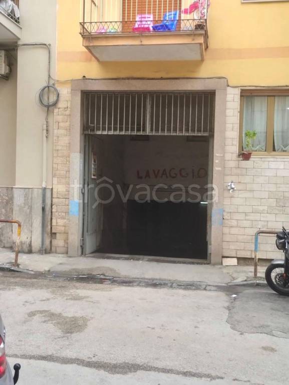 negozio in vendita a Napoli in zona Secondigliano