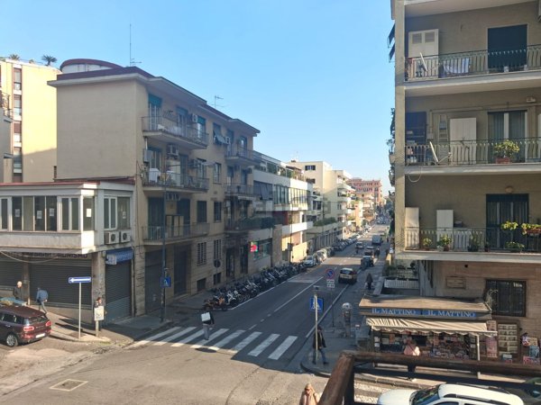 appartamento in vendita a Napoli in zona Chiaia