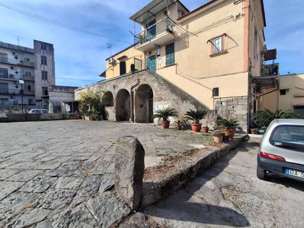 appartamento in vendita a Napoli in zona Barra