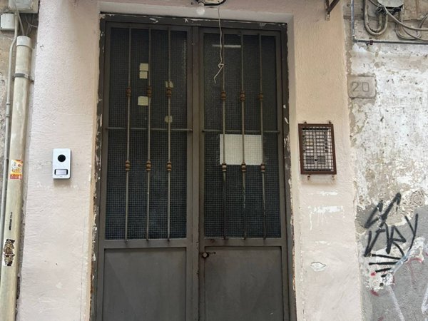 appartamento in vendita a Napoli in zona Stella
