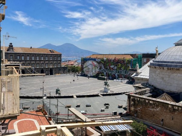 appartamento in vendita a Napoli in zona San Ferdinando
