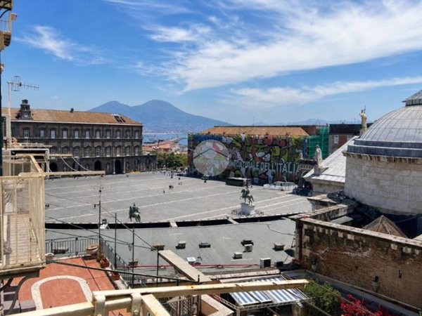 appartamento in vendita a Napoli in zona San Ferdinando