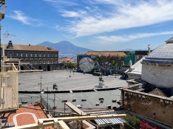 appartamento in vendita a Napoli in zona San Ferdinando