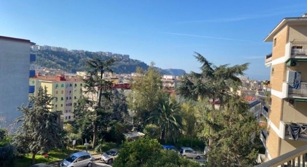 appartamento in vendita a Napoli in zona Fuorigrotta