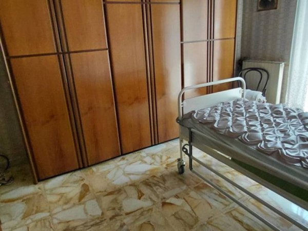 appartamento in vendita a Napoli in zona Vicaria