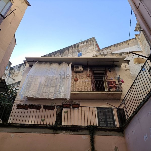 appartamento in vendita a Napoli in zona Stella