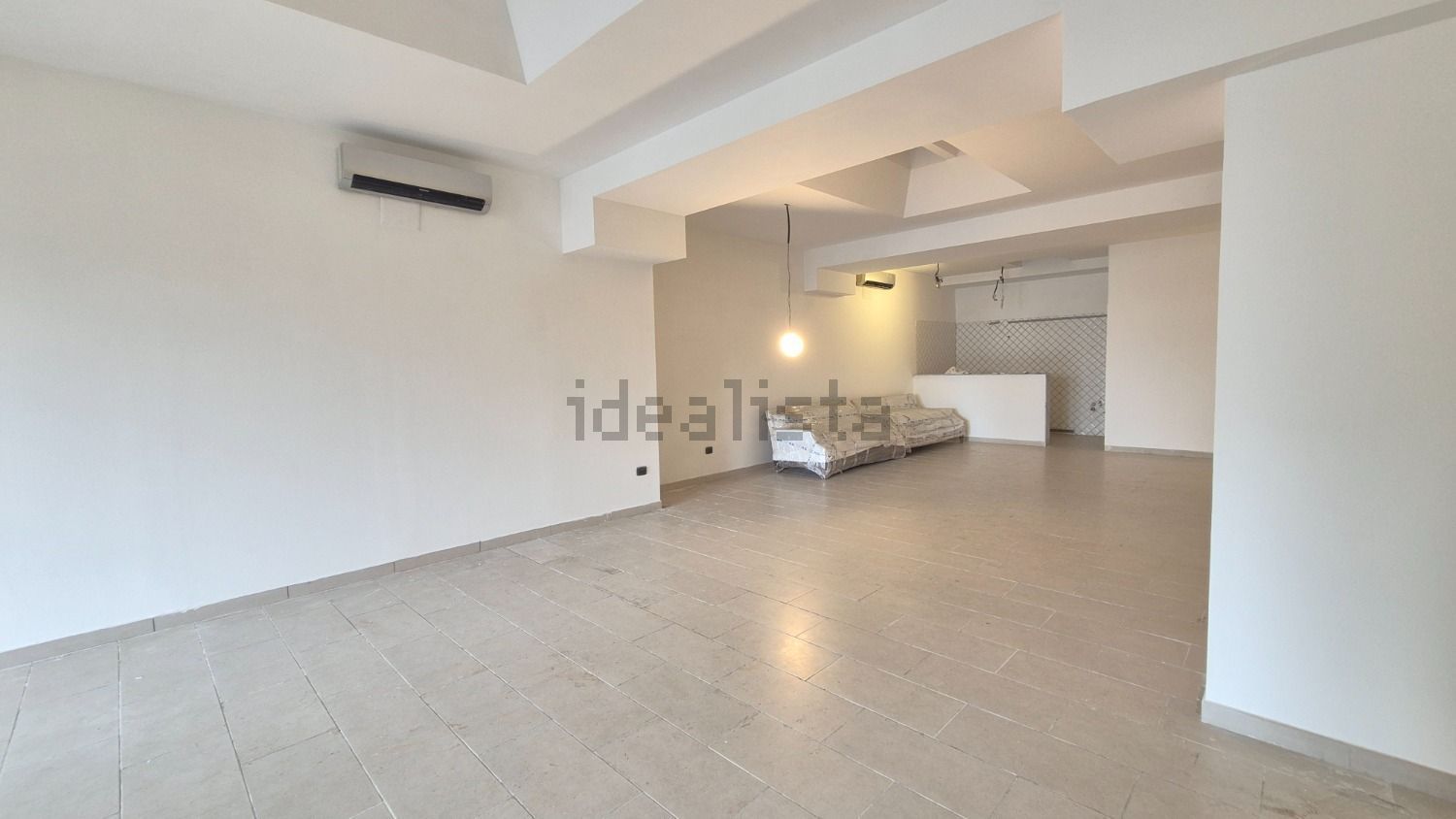 appartamento in vendita a Napoli in zona Chiaia