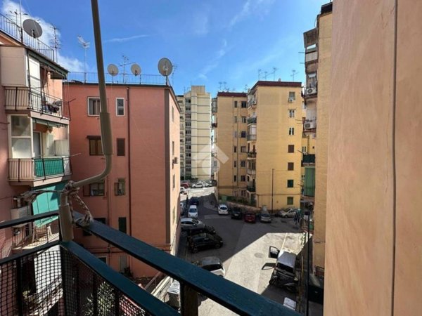 appartamento in vendita a Napoli in zona Fuorigrotta