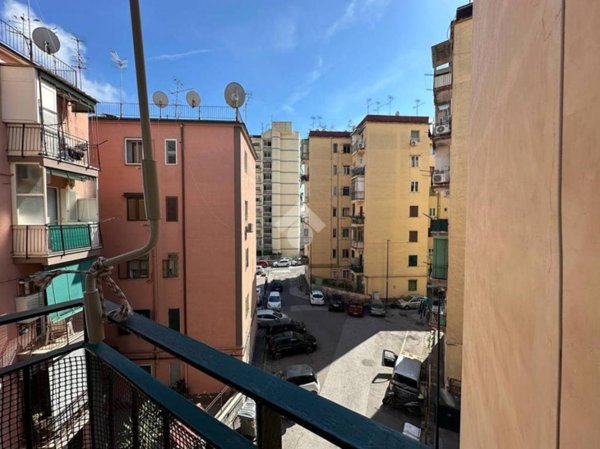 appartamento in vendita a Napoli in zona Fuorigrotta