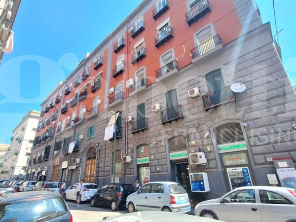 appartamento in vendita a Napoli in zona San Carlo all'Arena