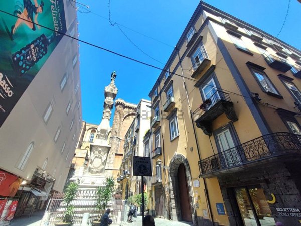 appartamento in vendita a Napoli in zona San Lorenzo