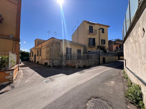 appartamento in vendita a Napoli in zona Marianella