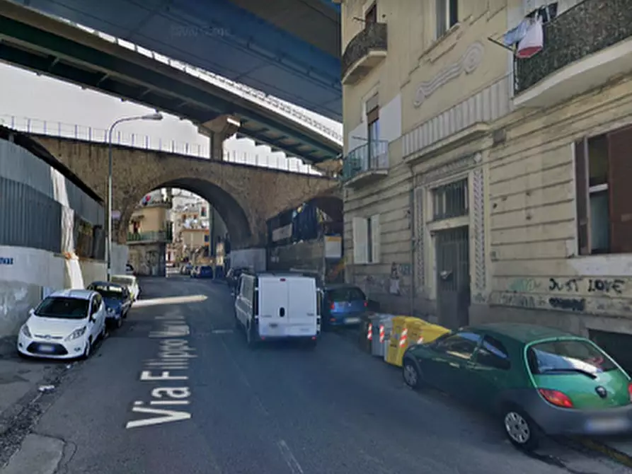locale di sgombero in vendita a Napoli