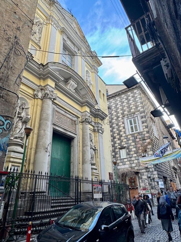 appartamento in vendita a Napoli in zona Mercato