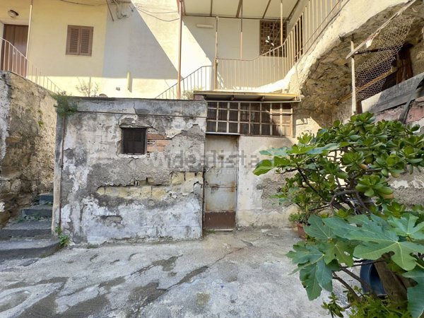 appartamento in vendita a Napoli in zona Barra