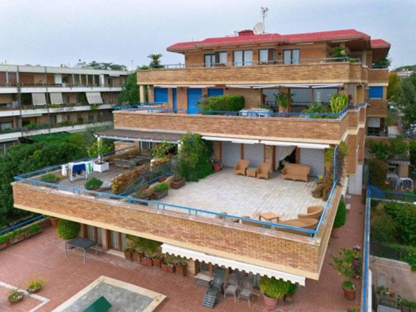 appartamento in vendita a Napoli in zona Posillipo