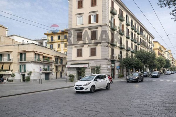 locale commerciale in vendita a Napoli