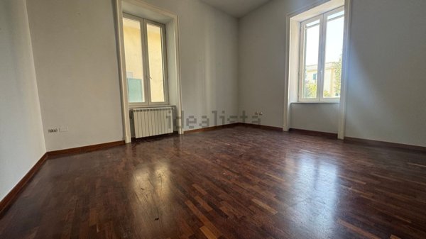 appartamento in vendita a Napoli in zona Chiaia
