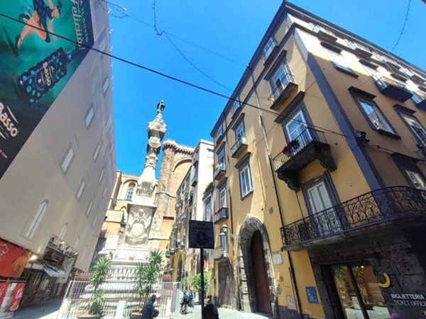 appartamento in vendita a Napoli in zona San Lorenzo