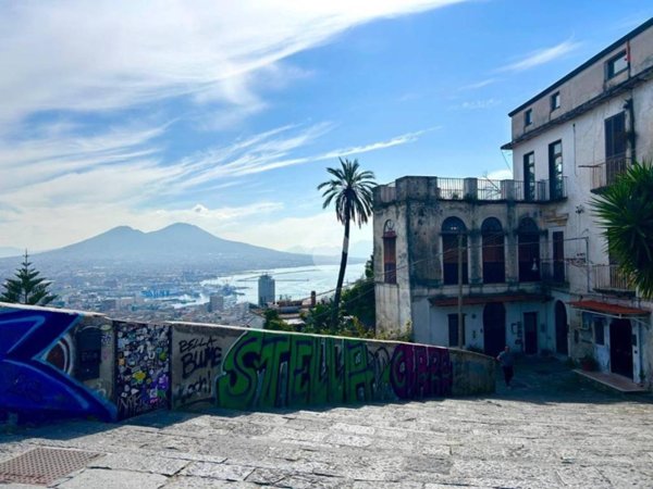 appartamento in vendita a Napoli in zona Arenella