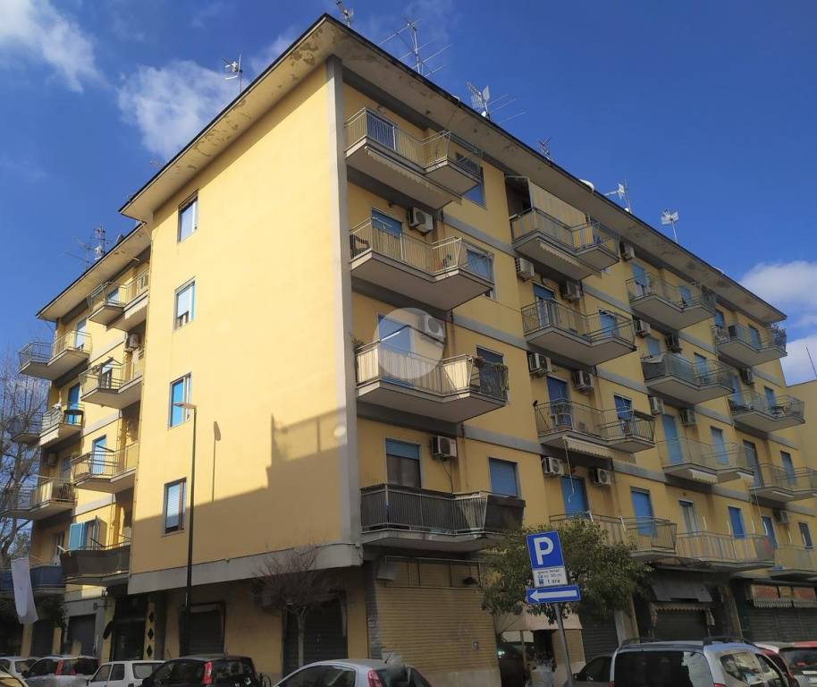 appartamento in vendita a Napoli in zona Barra