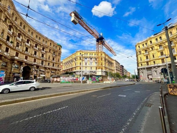 appartamento in vendita a Napoli in zona Porto