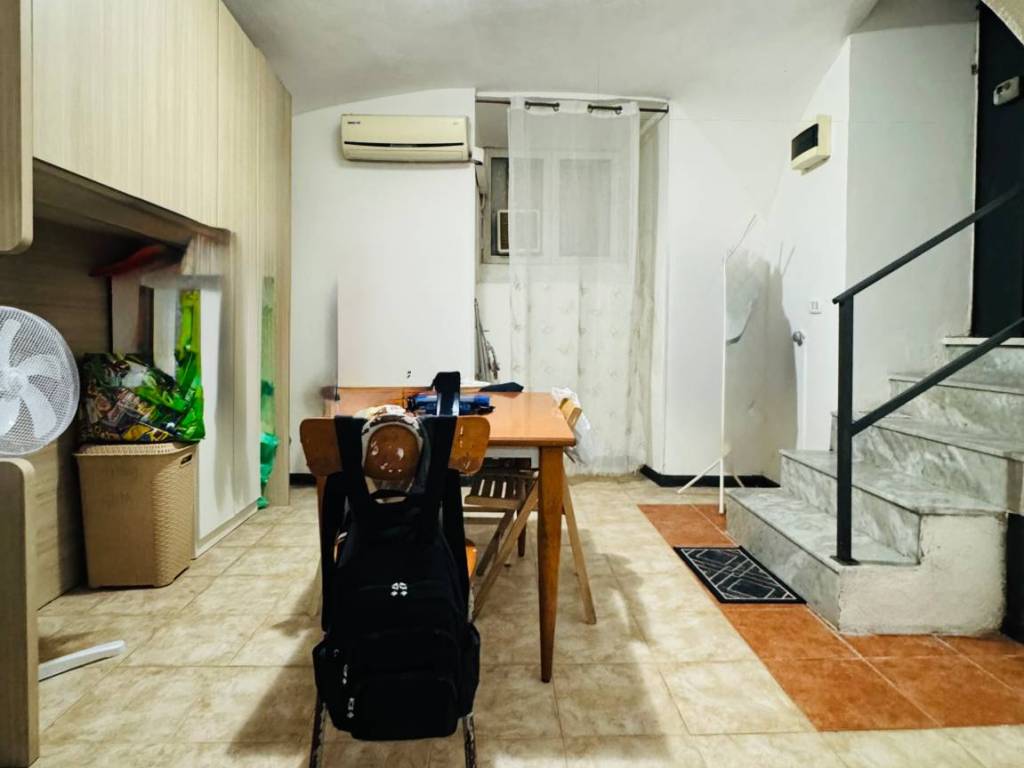 appartamento in vendita a Napoli in zona Chiaia
