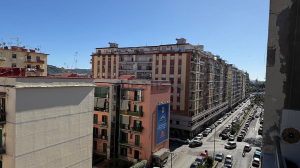 appartamento in vendita a Napoli in zona Fuorigrotta