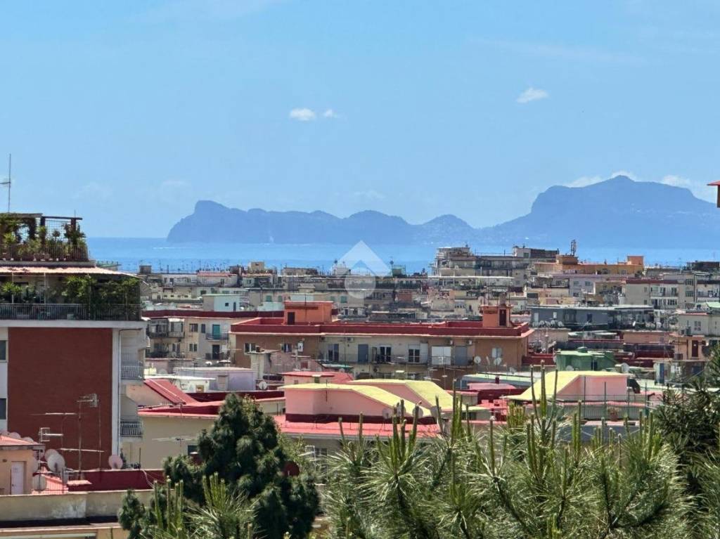 appartamento in vendita a Napoli in zona Arenella