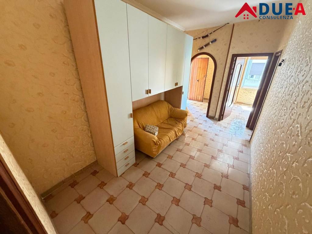appartamento in vendita a Napoli in zona San Carlo all'Arena