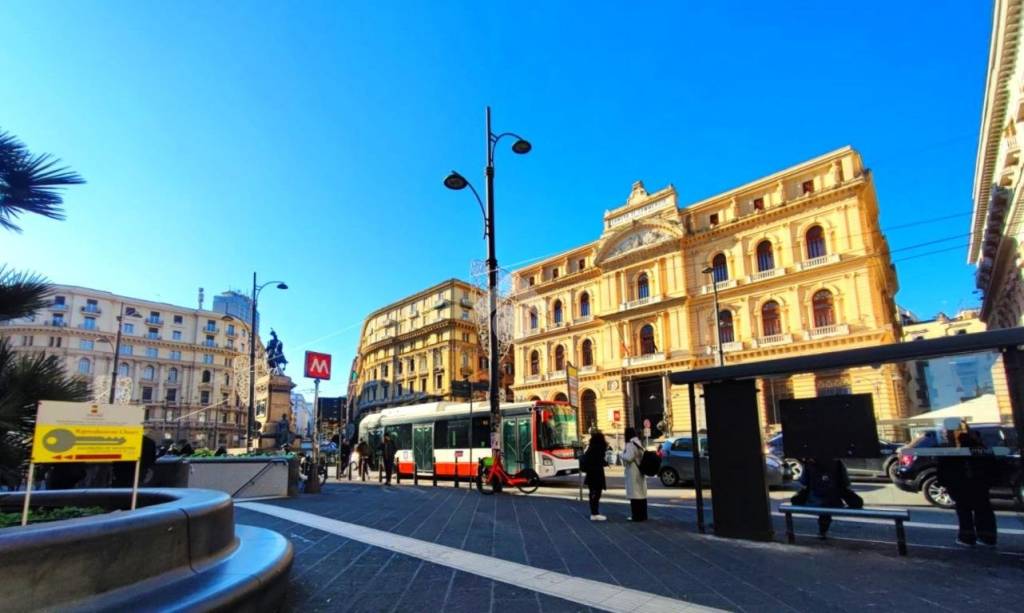 appartamento in vendita a Napoli in zona Porto