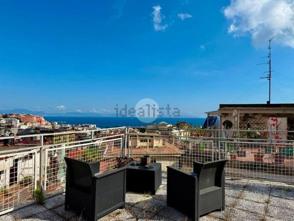 appartamento in vendita a Napoli in zona Chiaia