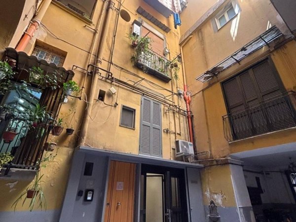 appartamento in vendita a Napoli in zona San Lorenzo
