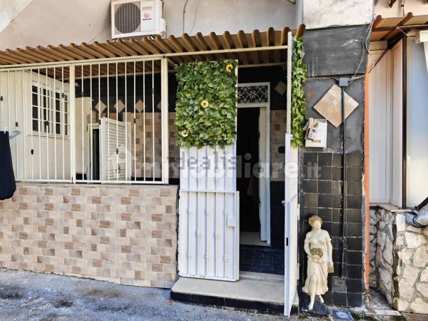 appartamento in vendita a Napoli in zona Miano