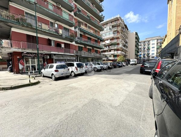 negozio in vendita a Napoli in zona Secondigliano