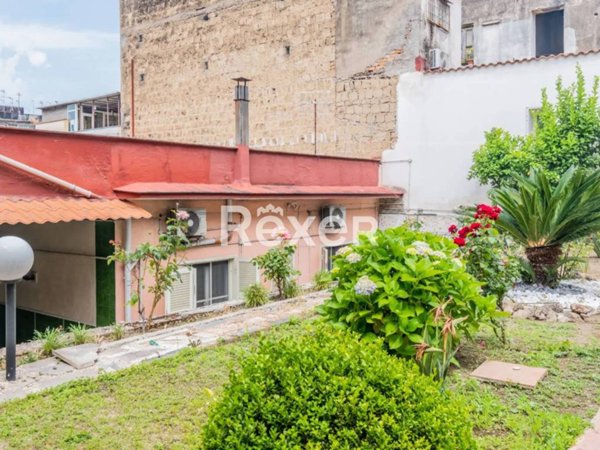 casa indipendente in vendita a Napoli in zona Capodichino