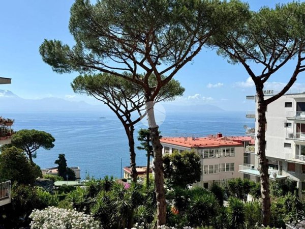 appartamento in vendita a Napoli in zona Posillipo