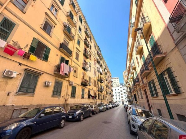 appartamento in vendita a Napoli in zona Stella