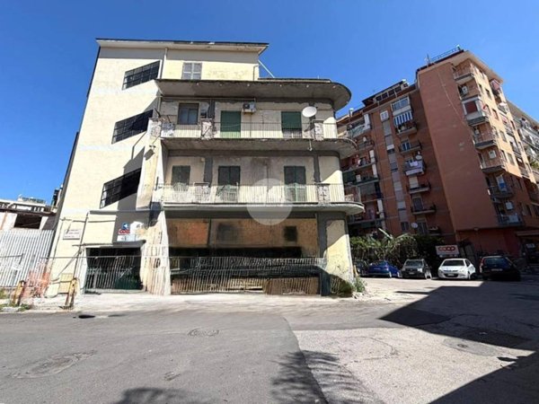 appartamento in vendita a Napoli in zona Bagnoli