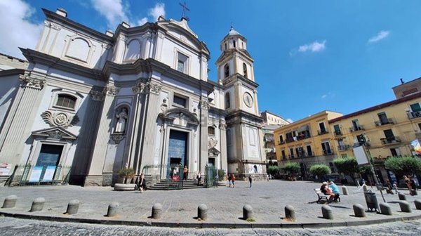 appartamento in vendita a Napoli in zona Stella